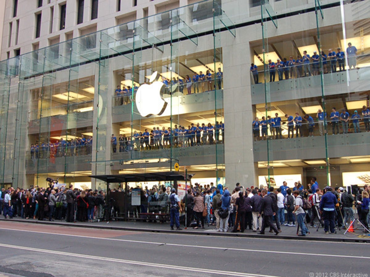 Buyers line up in Australia to be among the first to purchase the iPhone 5.