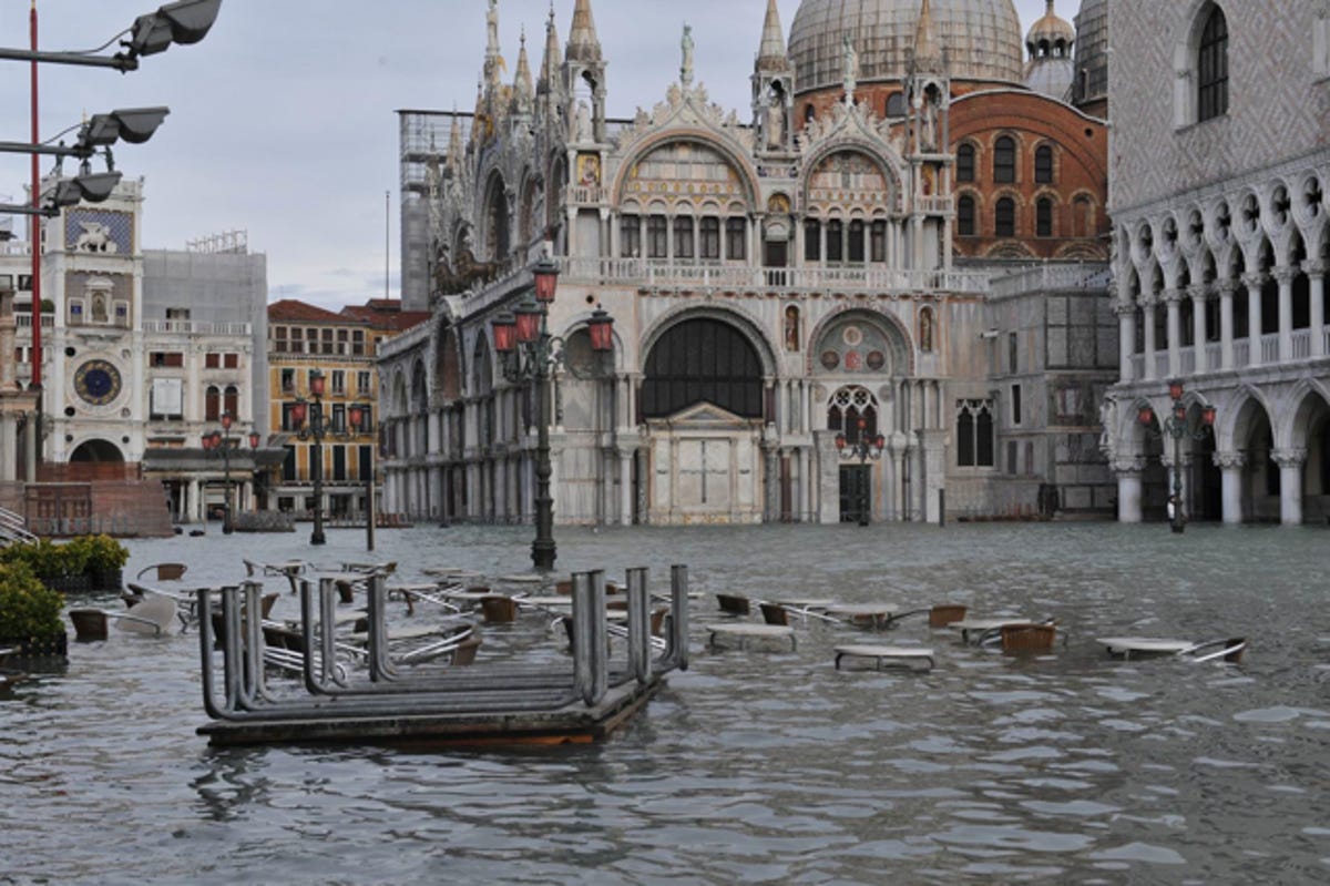 Flood_Piazza_San_Marco.jpg