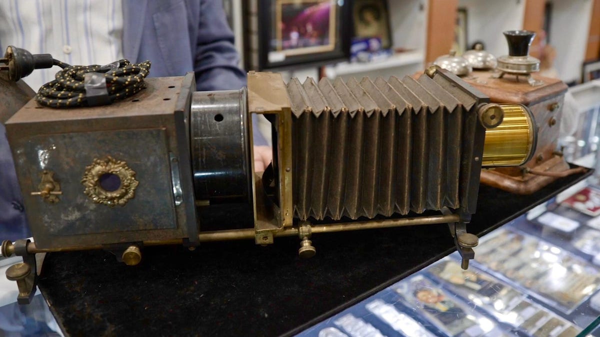 Slide projector from the 1920s
