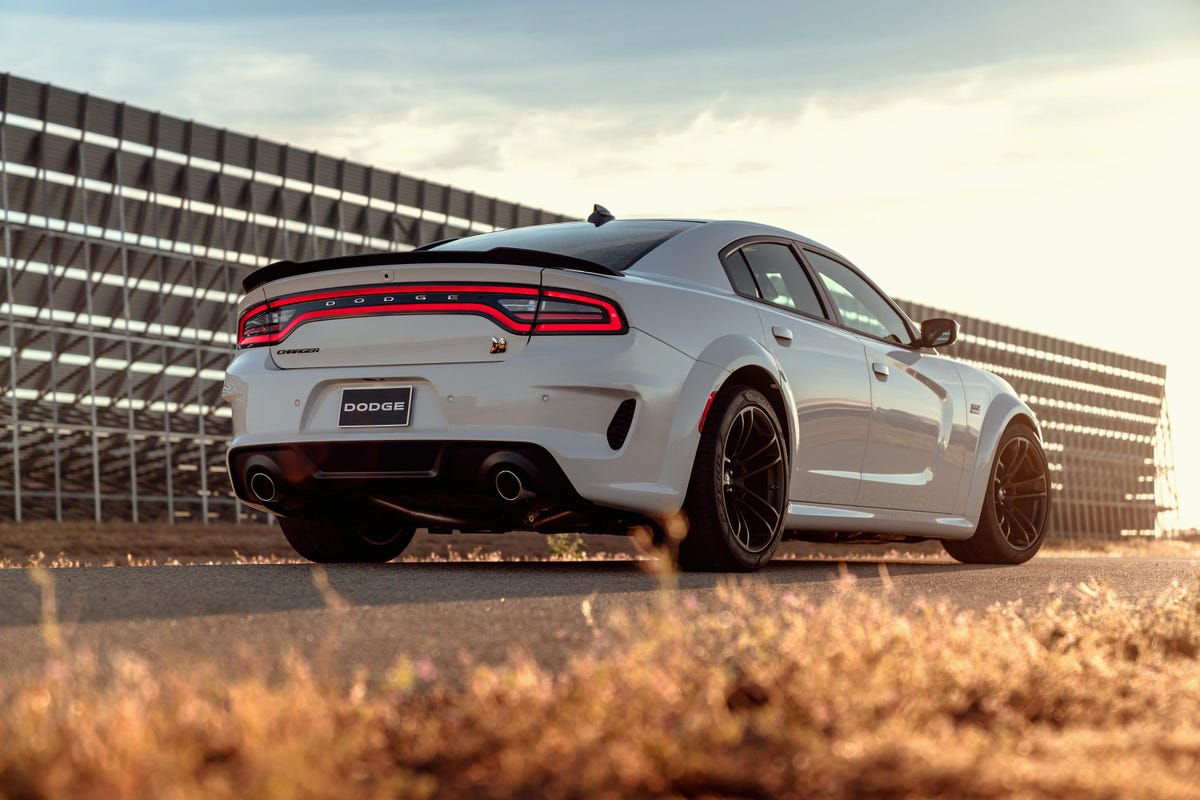 2020-dodge-charger-scat-pack-widebody-28