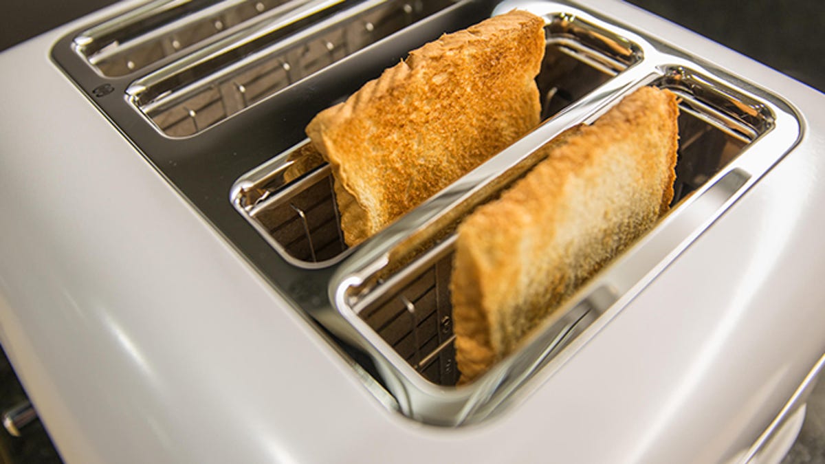 how to clean a toaster