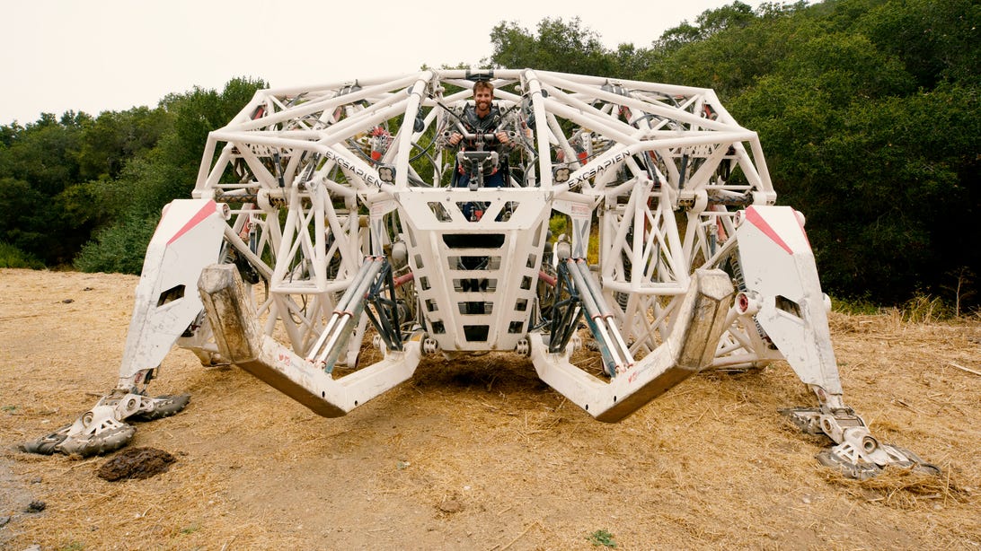 I Learned to Pilot a 9,000-Pound Mech Suit     – CNET