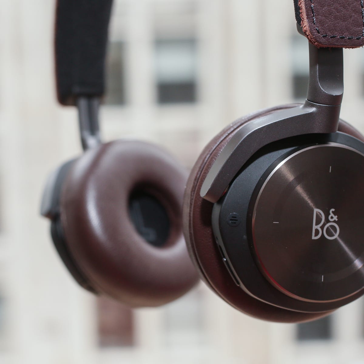 beskæftigelse Ti år Kollektive Bang & Olufsen BeoPlay H8 review: A swanky Bluetooth headphone with a price  to match - CNET