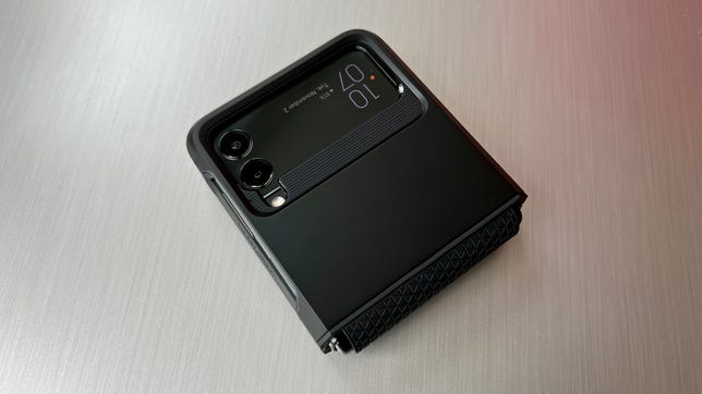 Best Samsung Galaxy Z Flip 3 Cases 16