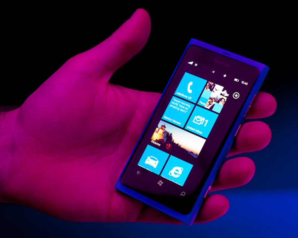 Nokia_World_Lumia_800_20111026_001_1.jpg