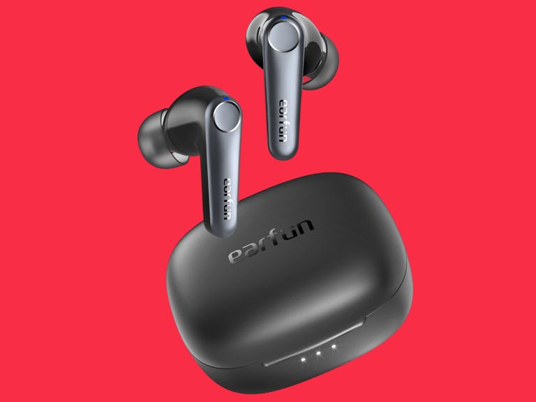 The Earfun Pro 3 include a wireless charging case