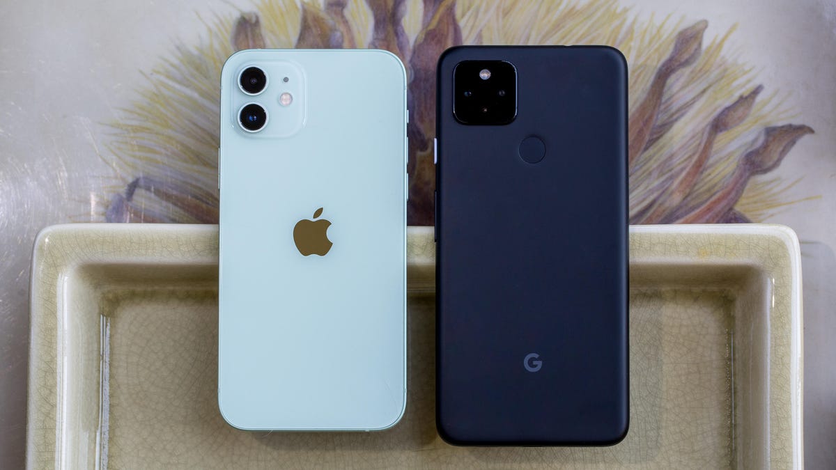 google-pixel-4-vs-apple-iphone-11-3058