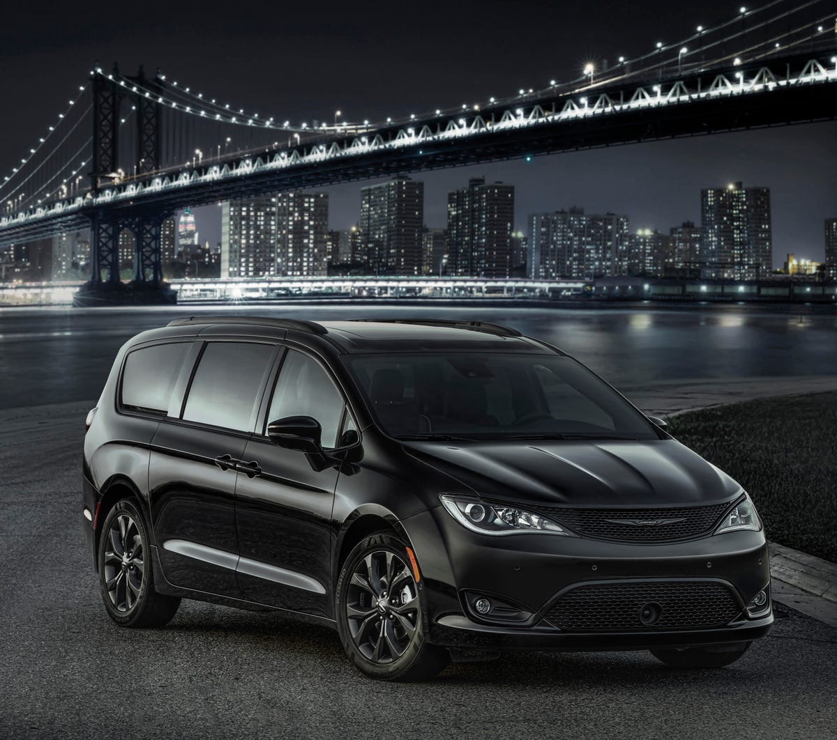 2018 Chrysler Pacifica S Appearance Package