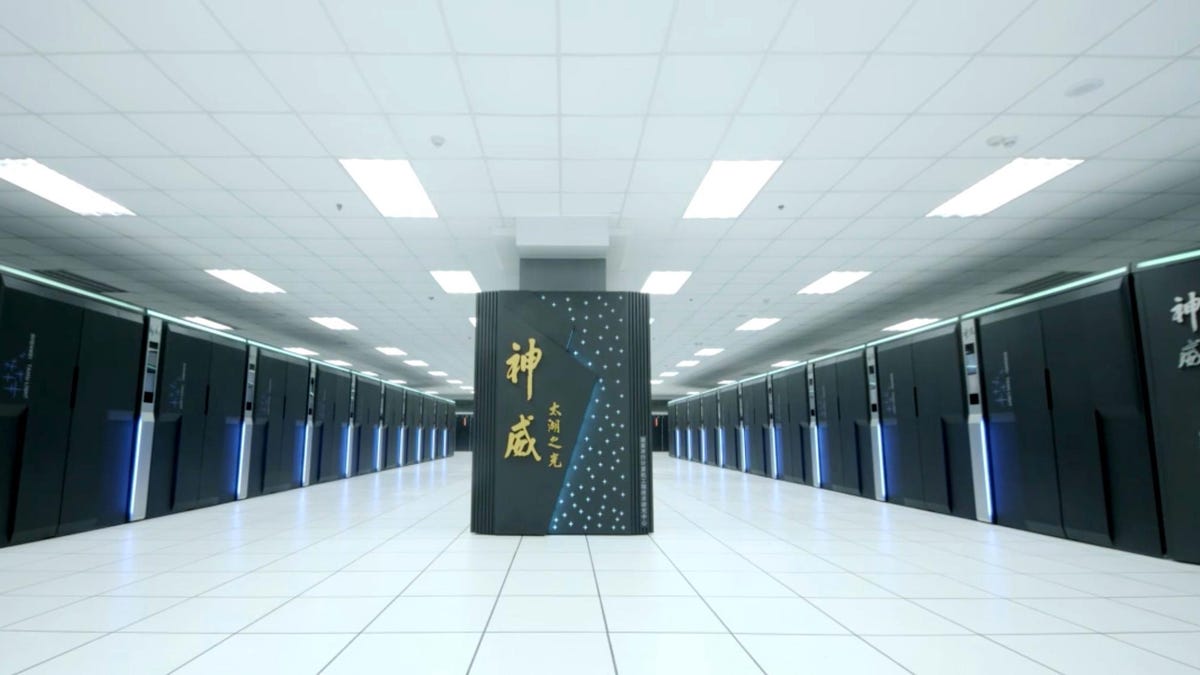 The Sunway TaihuLight supercomputer in China kept its spot at the top of the Top500 list of the most powerful machines.
