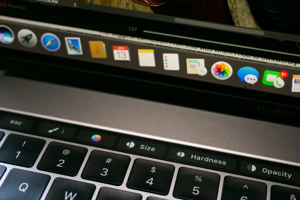 macbook-pro-15-inch-2017-with-touchbar-55.jpg