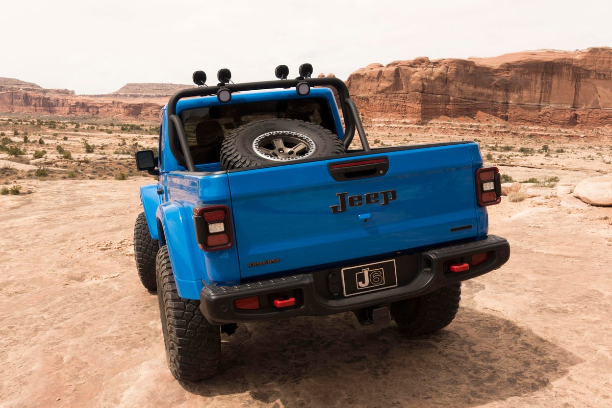 Jeep J6 concept