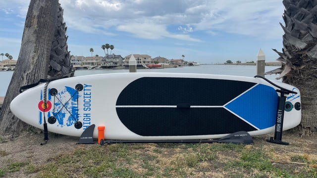 ZG Infinity paddle board with all of its accessories