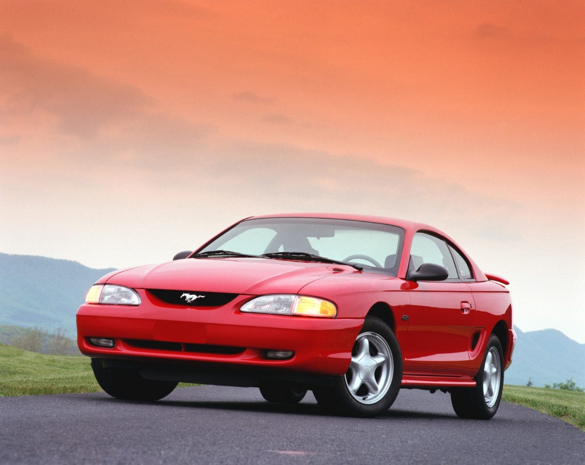 1996_Ford_MustangGT_coupe.jpg