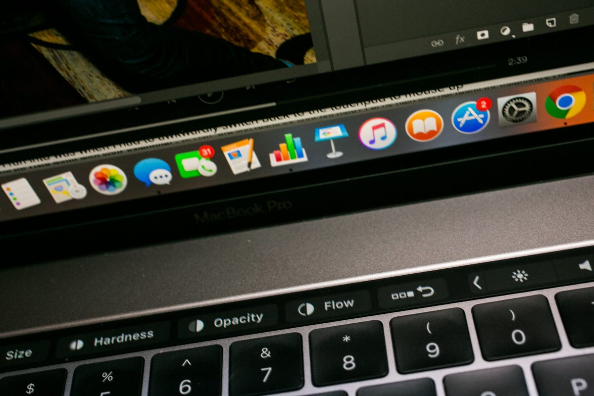 macbook-pro-15-inch-2017-with-touchbar-56.jpg
