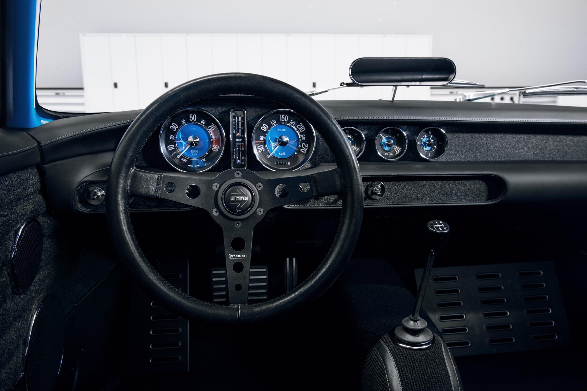 Cyan Racing Volvo P1800 dashboard and instrument cluster