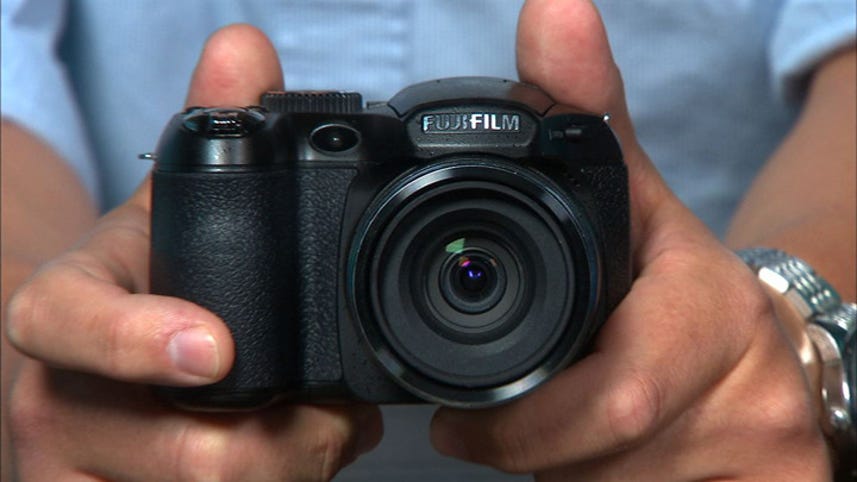 Fujifilm FinePix S2550HD