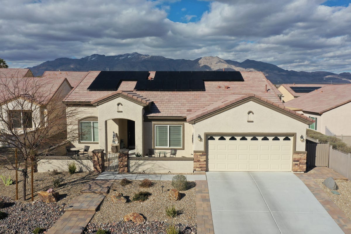 A house in Nevada with solar panels on its roof.
