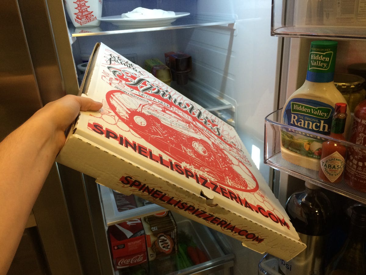 samsung-food-showcase-3k-fridge-extra-large-pizza-load-test.jpg