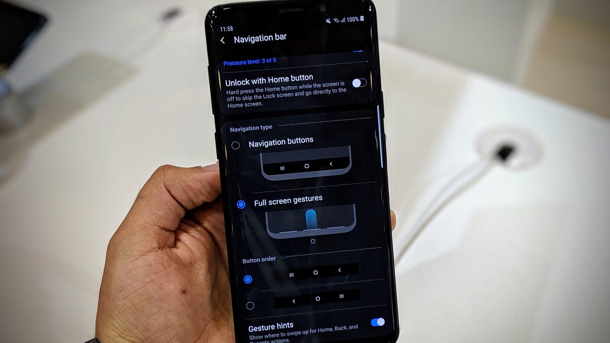 android-pie-one-ui-night-mode