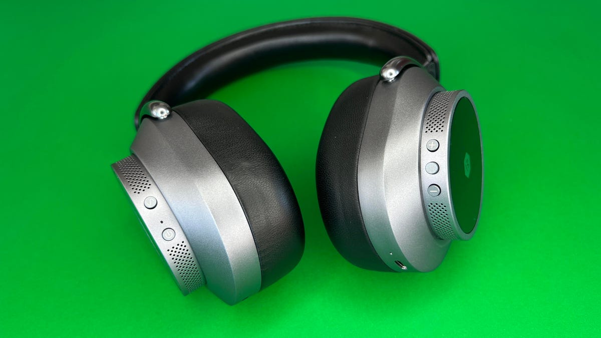 controls on Master & Dynamic MW75 headphones