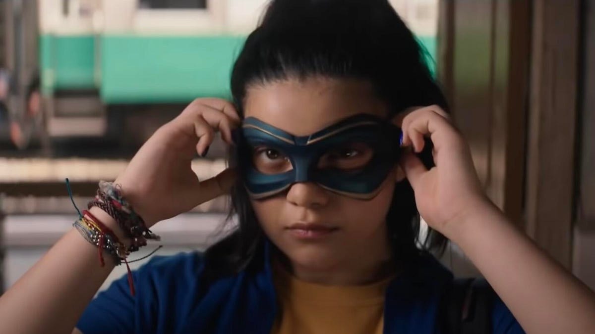 Kamala Khan puts on her domino mask