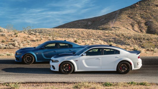 2020-dodge-charger-scat-pack-and-hellcat-widebody-2