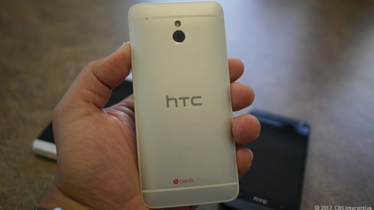 HTC_One_mini_back_silver_with_black.jpg