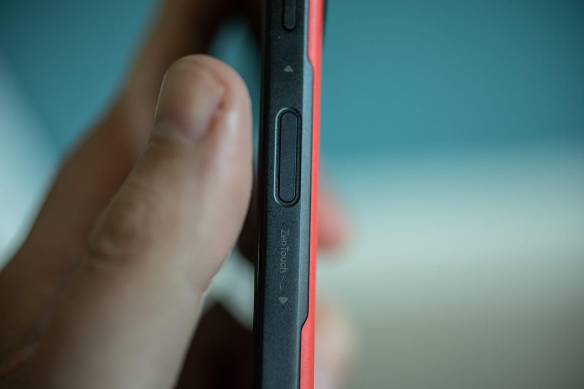 Asus Zenfone 10 fingerprint sensor
