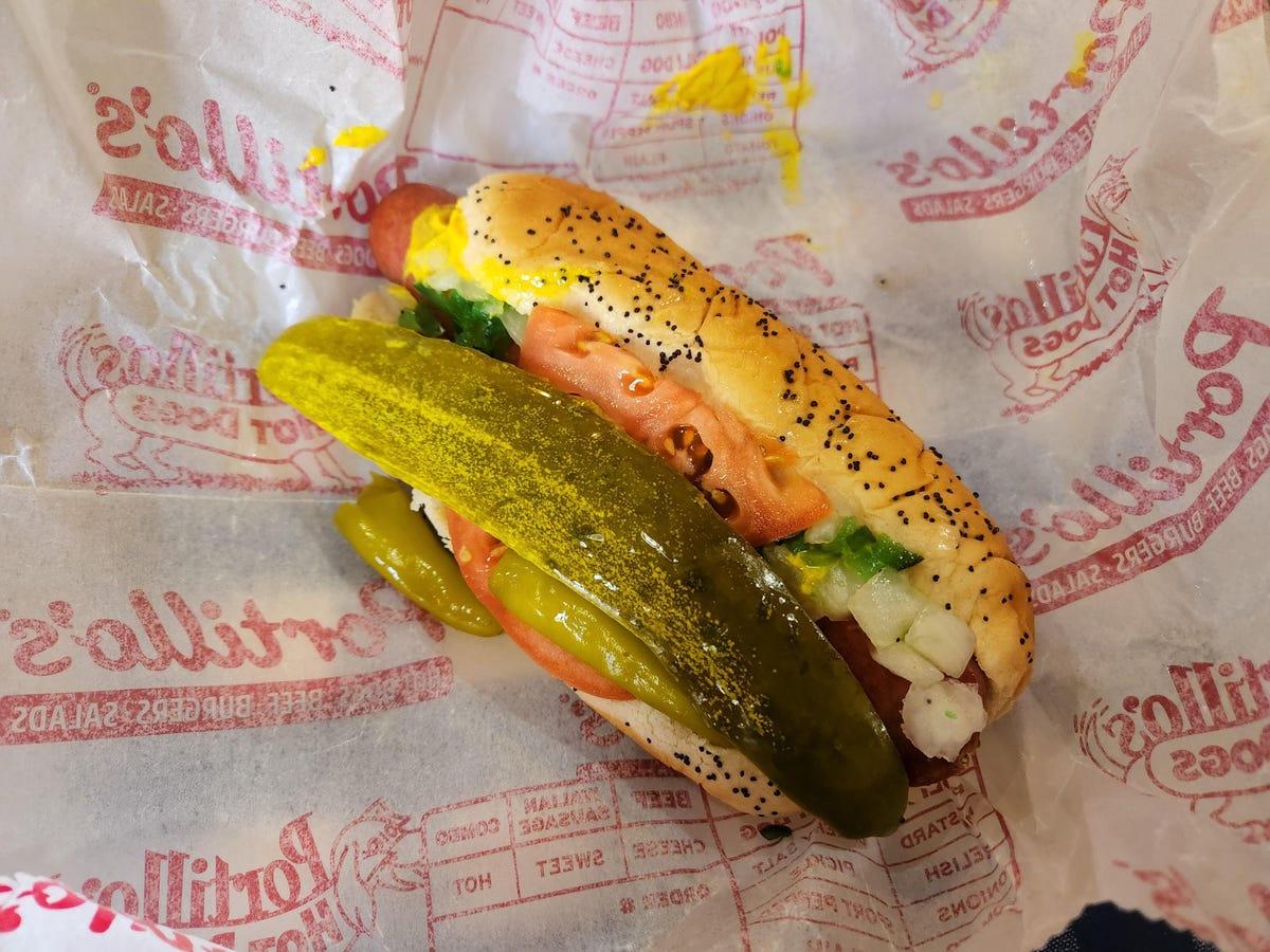 A photo of a hot dog taken on the Galaxy S22