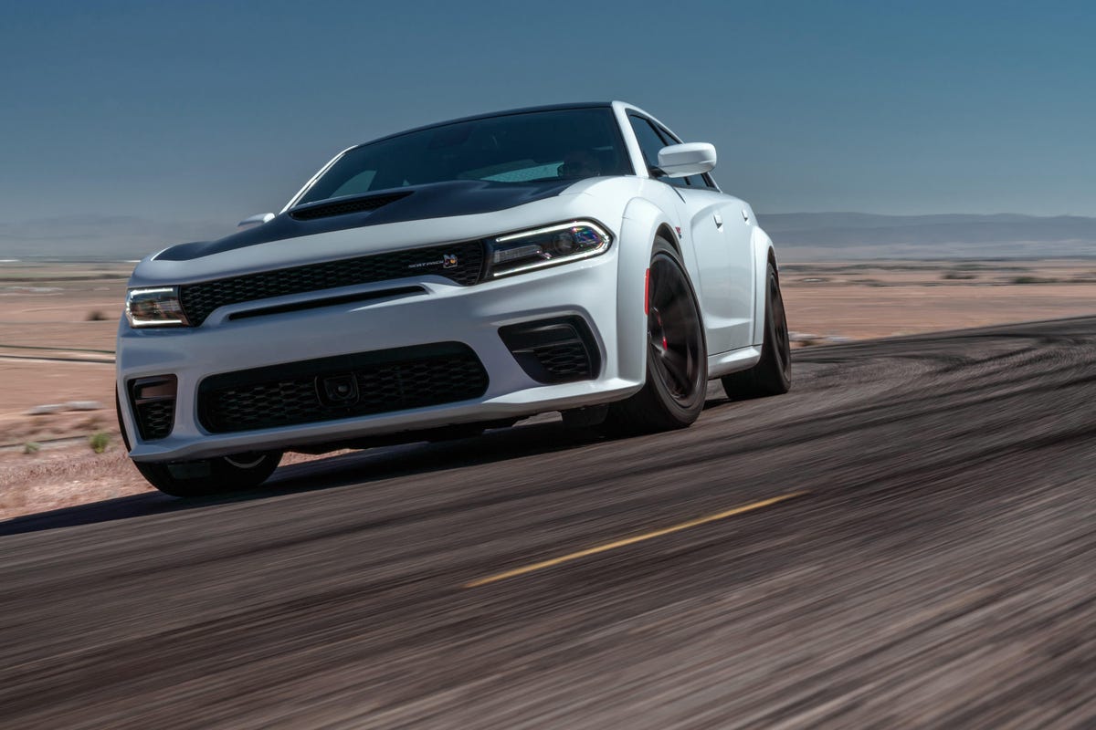 2020-dodge-charger-scat-pack-widebody-45