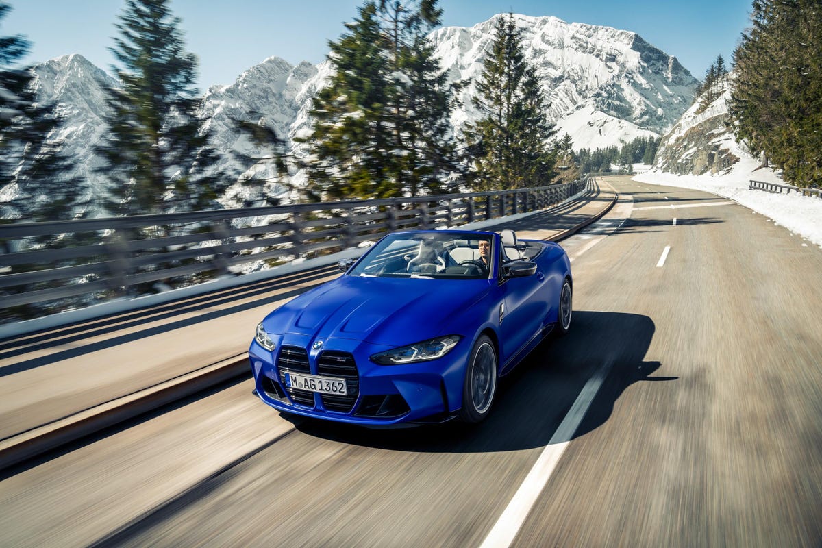 2022-bmw-m4-competition-convertible-024