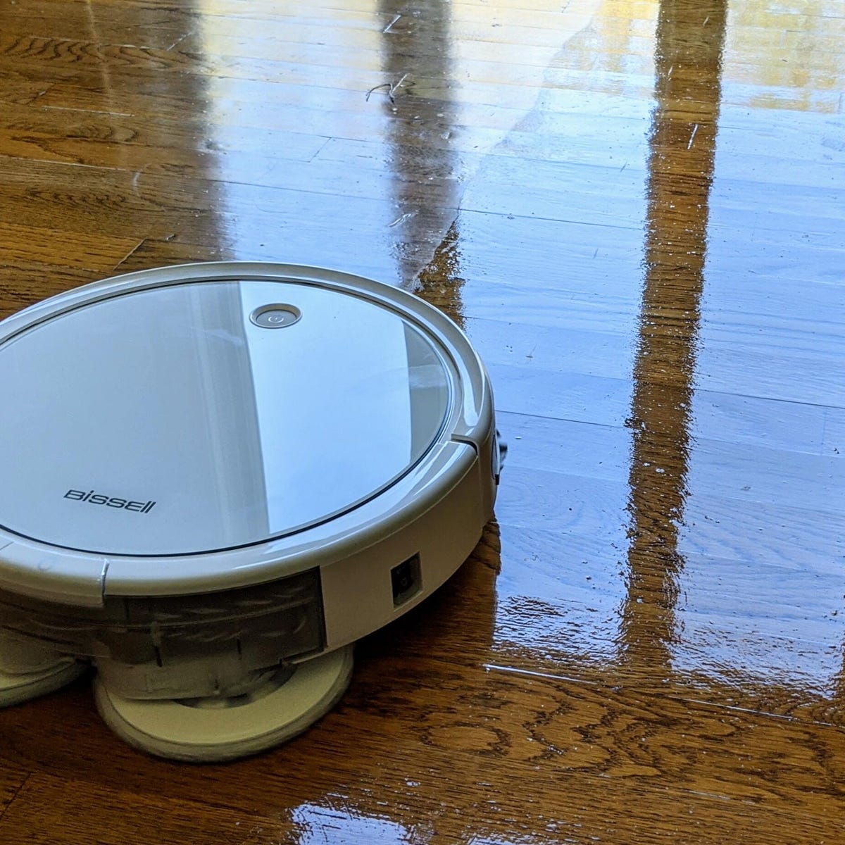 Bissell's robot mops and vacuums at the same time, just don't ask it to  navigate - CNET