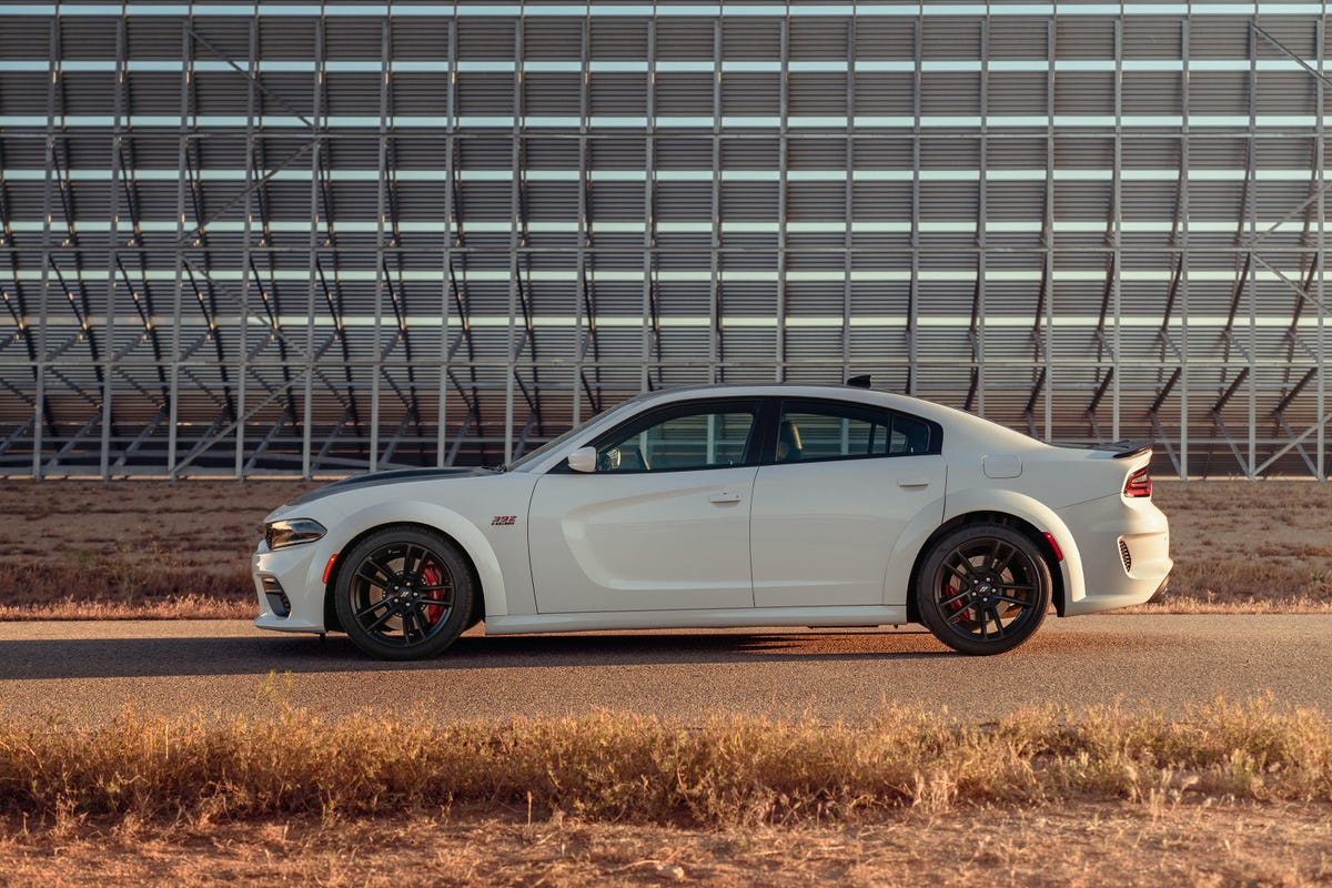2020-dodge-charger-scat-pack-widebody-54