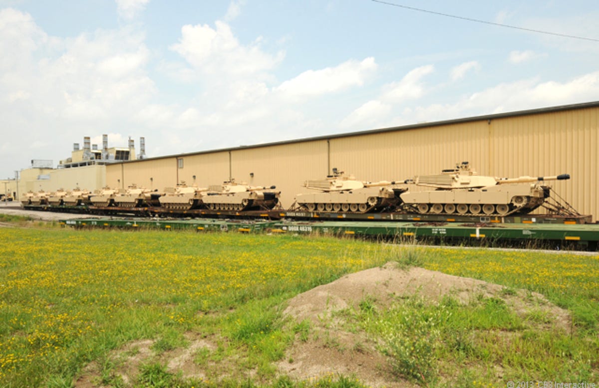 Tanks_on_railcars_1.jpg
