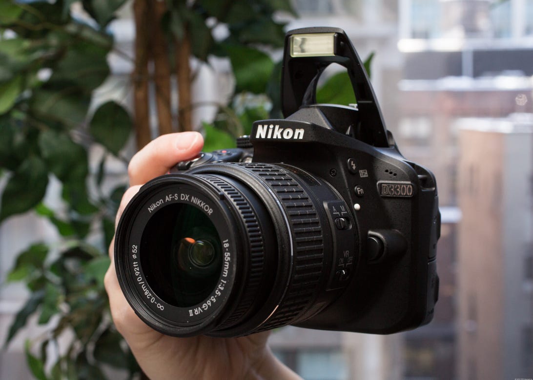 Nikon D3300 (with 18-55mm II lens, Black)