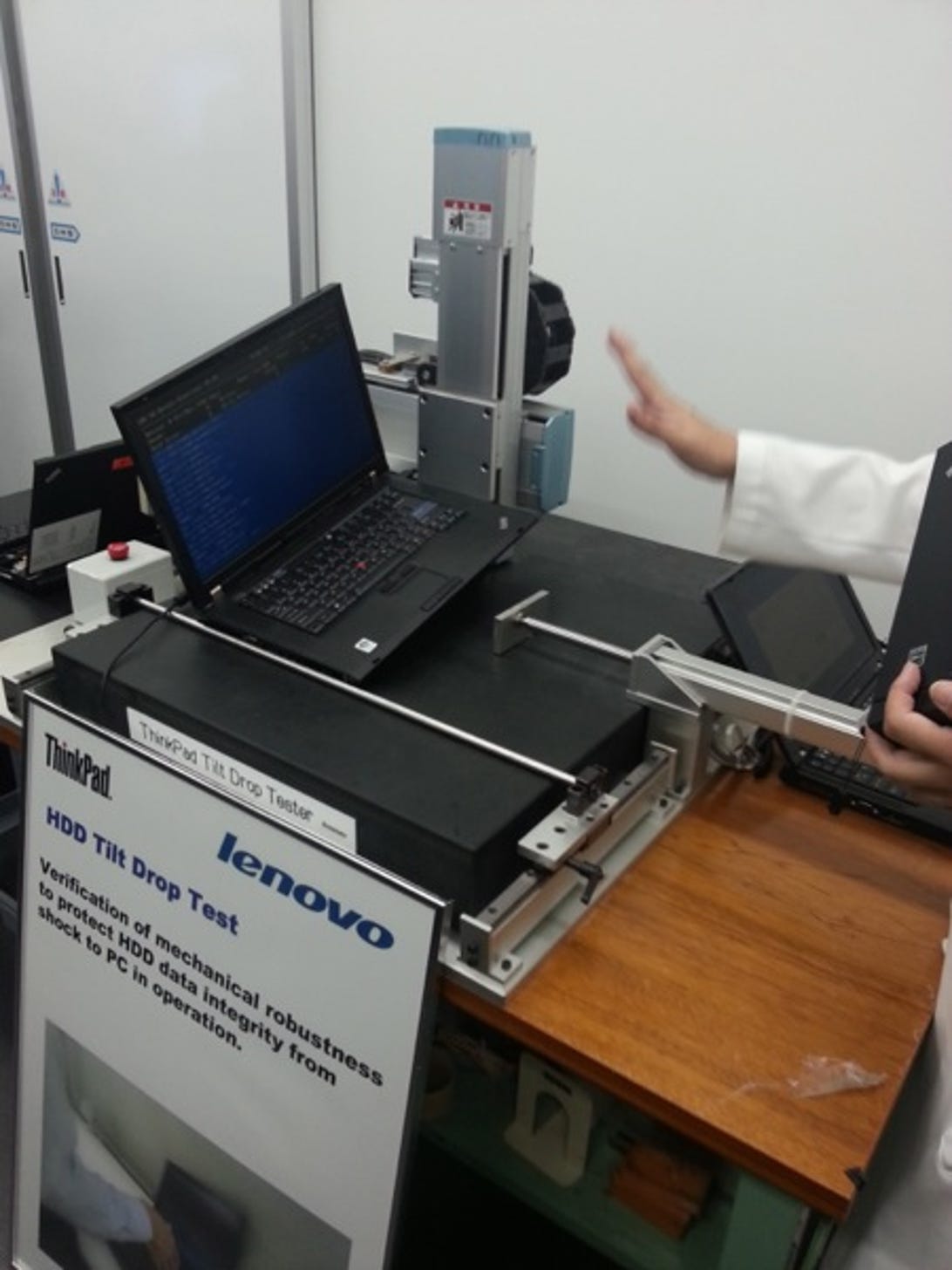 Lenovo thinkpad drop test noob in roblox