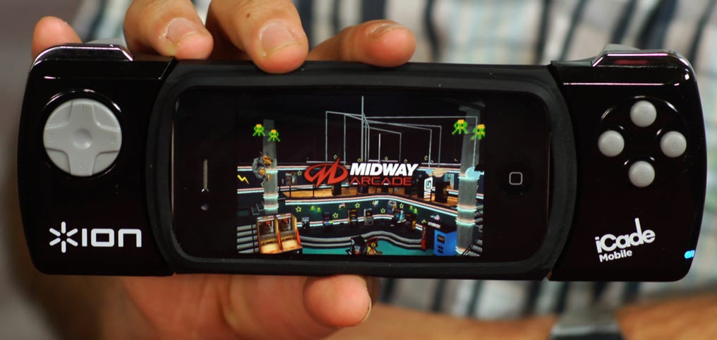 iCade Mobile makes your iPhone a retro gaming handheld