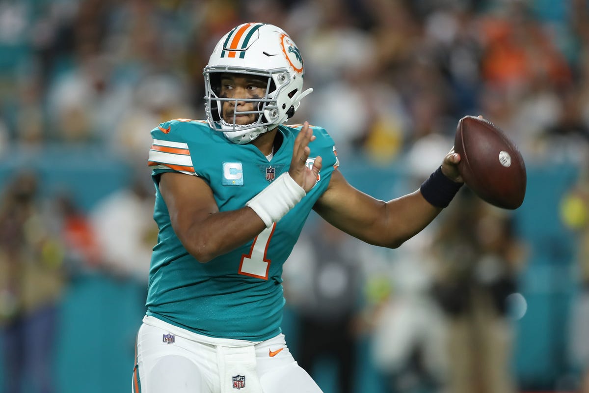 Dolphins vs. Bears Livestream: How to Watch NFL Week 9 Online Today
                        Want to watch the Miami Dolphins take on the Chicago Bears? Here's everything you need to stream Sunday's 1 p.m. ET game on CBS.