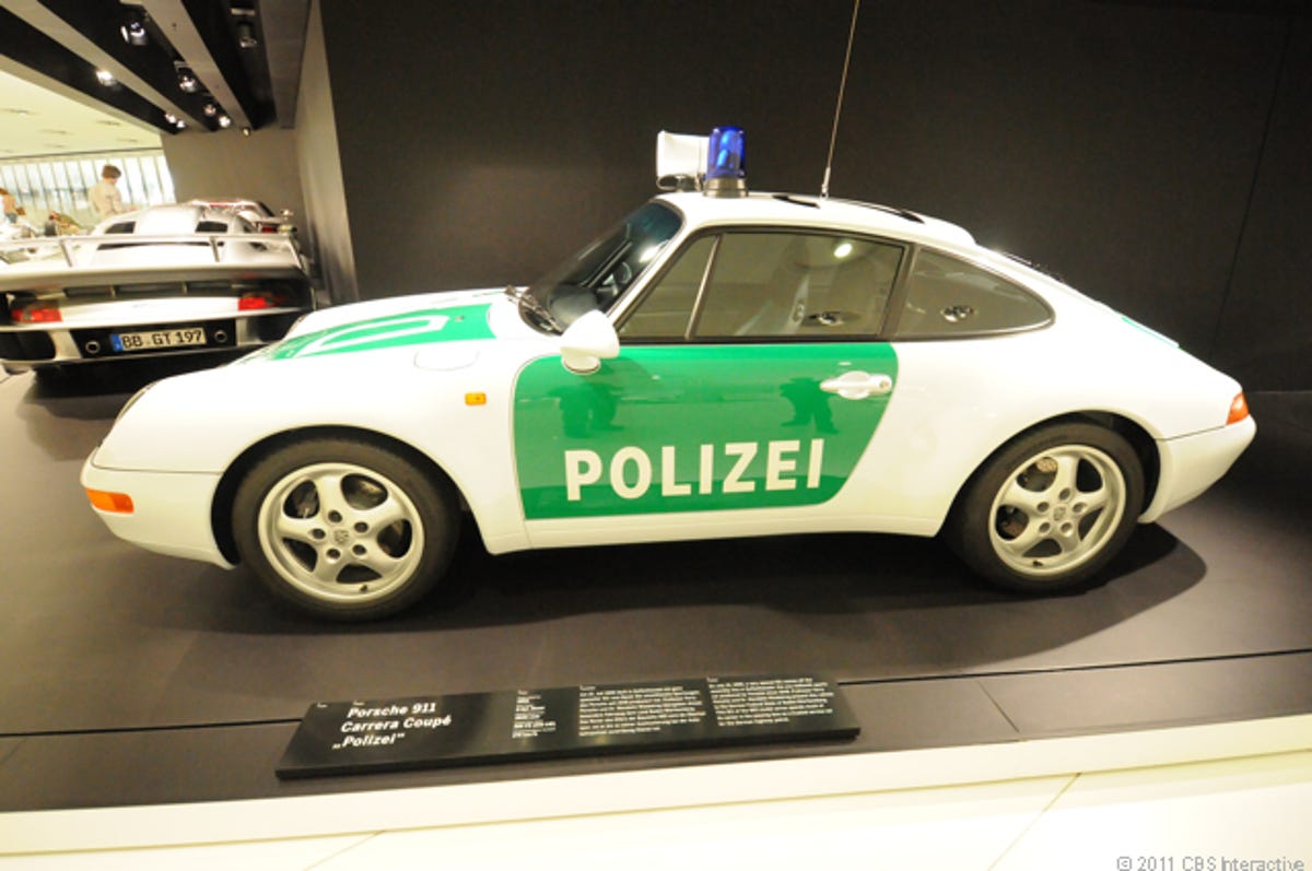 911_Carrera_Coupe_Polizei_millionth_1.jpg