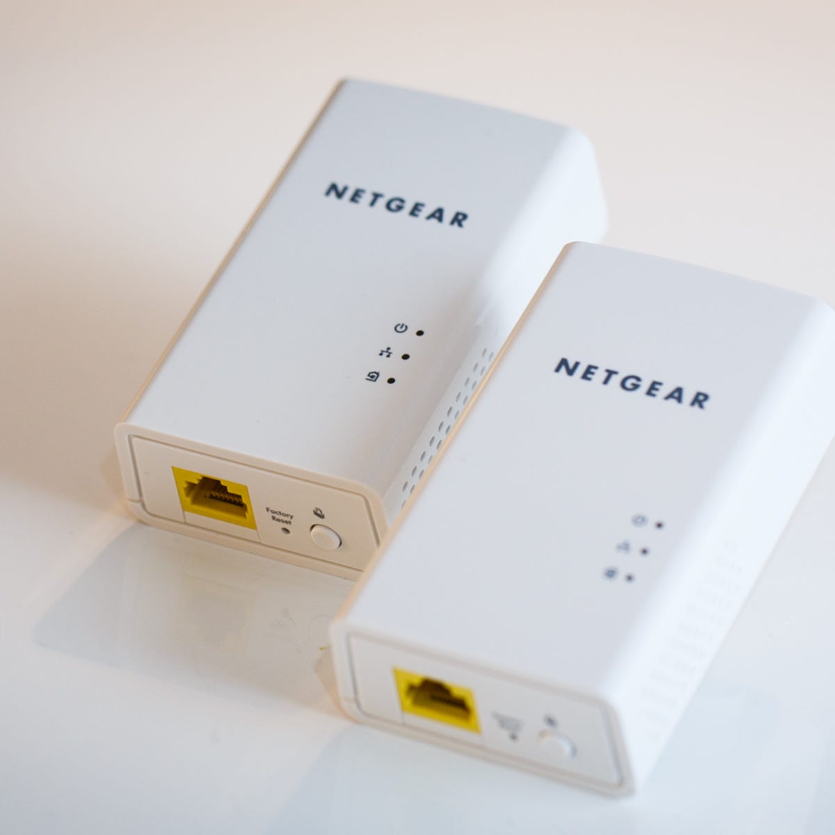 Netgear Powerline 1200 review: Top power line speed at a low cost - CNET