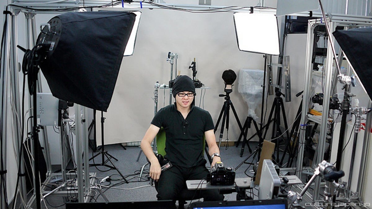Danny Choo being photographed