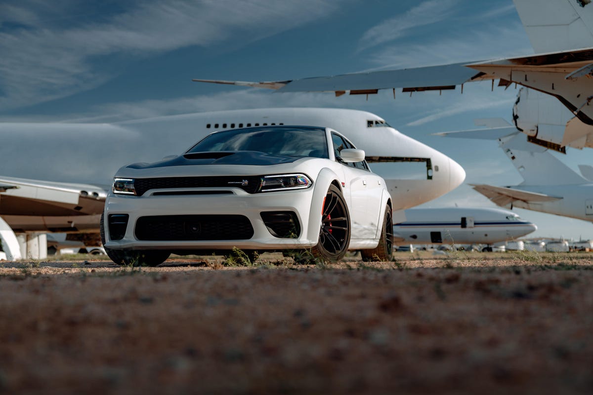 2020-dodge-charger-scat-pack-widebody-17