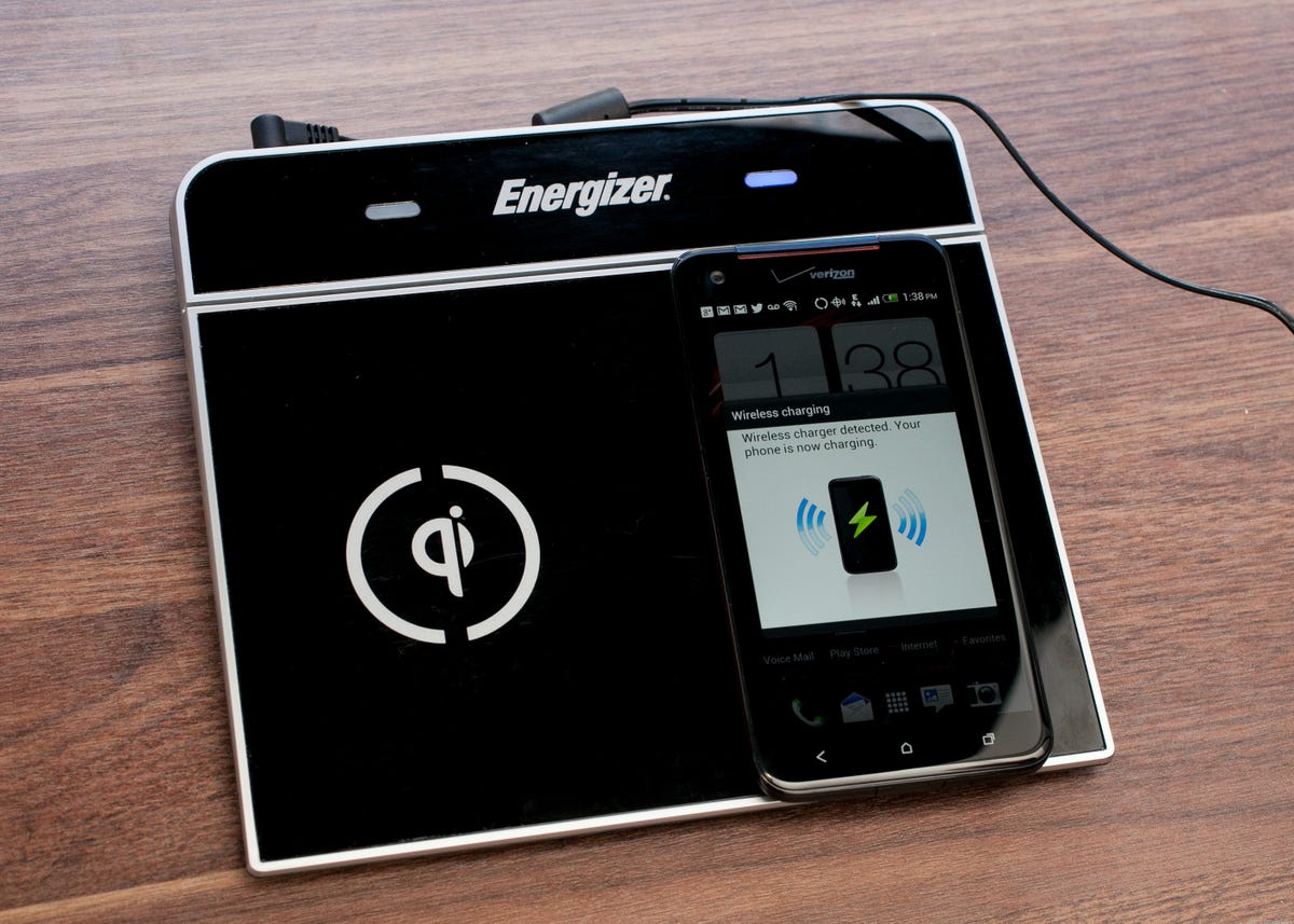 Energizer_Dual_Inductive_Charger_34831930_03.jpg