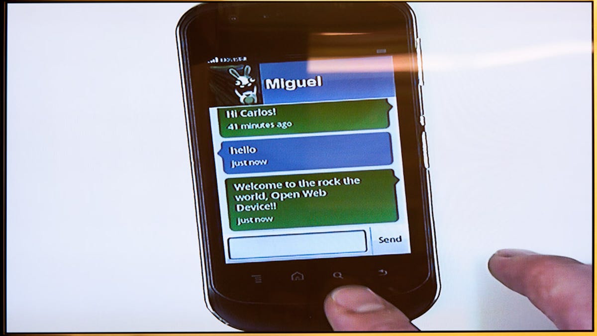 A demonstration of B2G (Boot to Gecko) at Mobile World Congress shows that Mozilla&apos;s browser-based mobile OS can send and receive text messages. It also can send and receive calls, play games, and be used to read e-books.