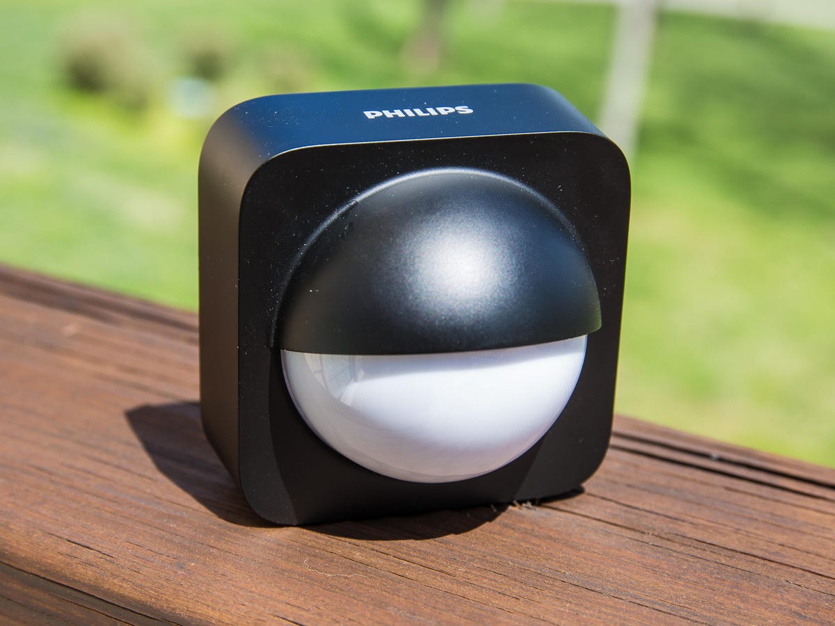 Meer Individualiteit Bederven Philips Hue Outdoor Sensor review: Trigger Hue lights and HomeKit gadgets  with this $50 sensor - CNET