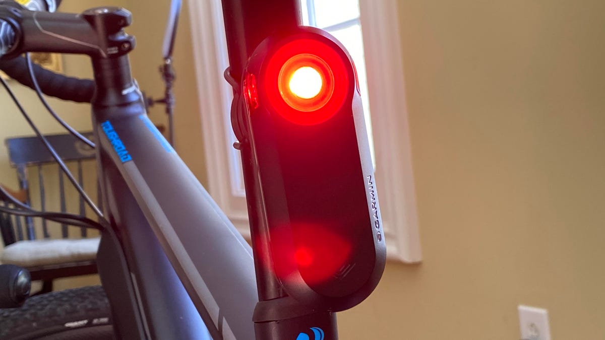 garmin-bike-radar-red-light