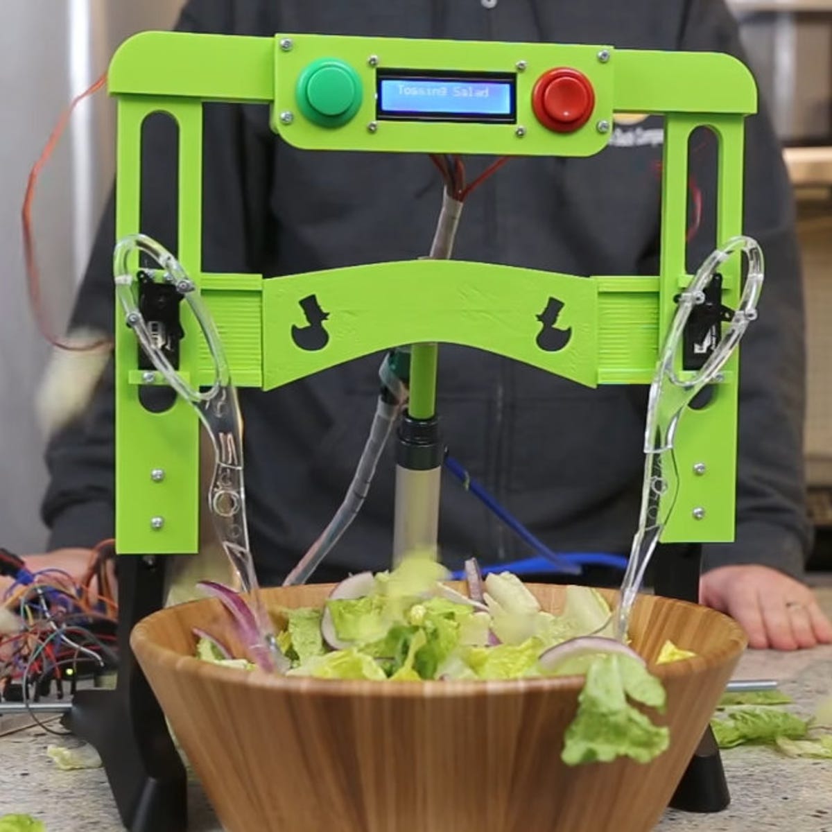 Useless salad-tosser robot joyfully harasses your lettuce - CNET