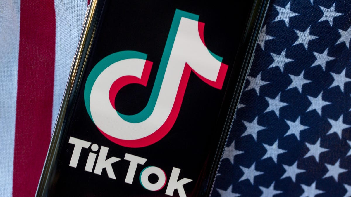 tiktok-united-states-flag-phone-app-5181