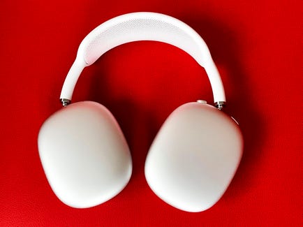 Apple Airpods Max headphones