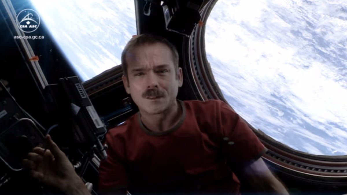 commander-hadfield-ccover.png